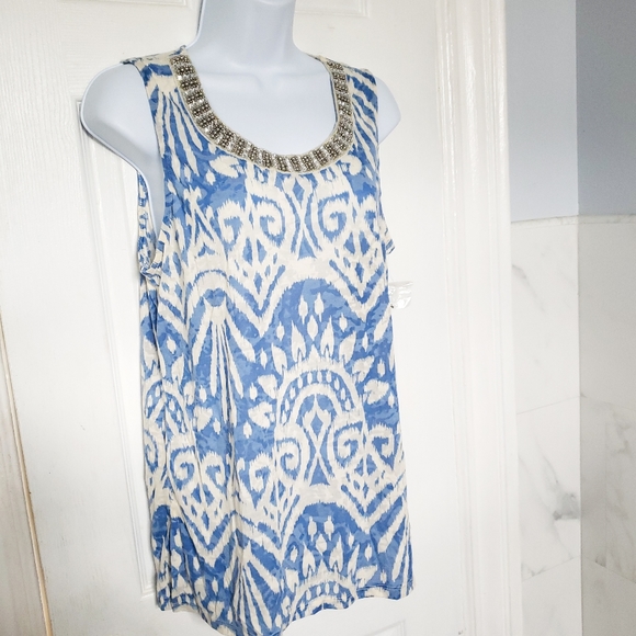 NEW! Beaded Neckline and Print Blouse - XL - Picture 3 of 6